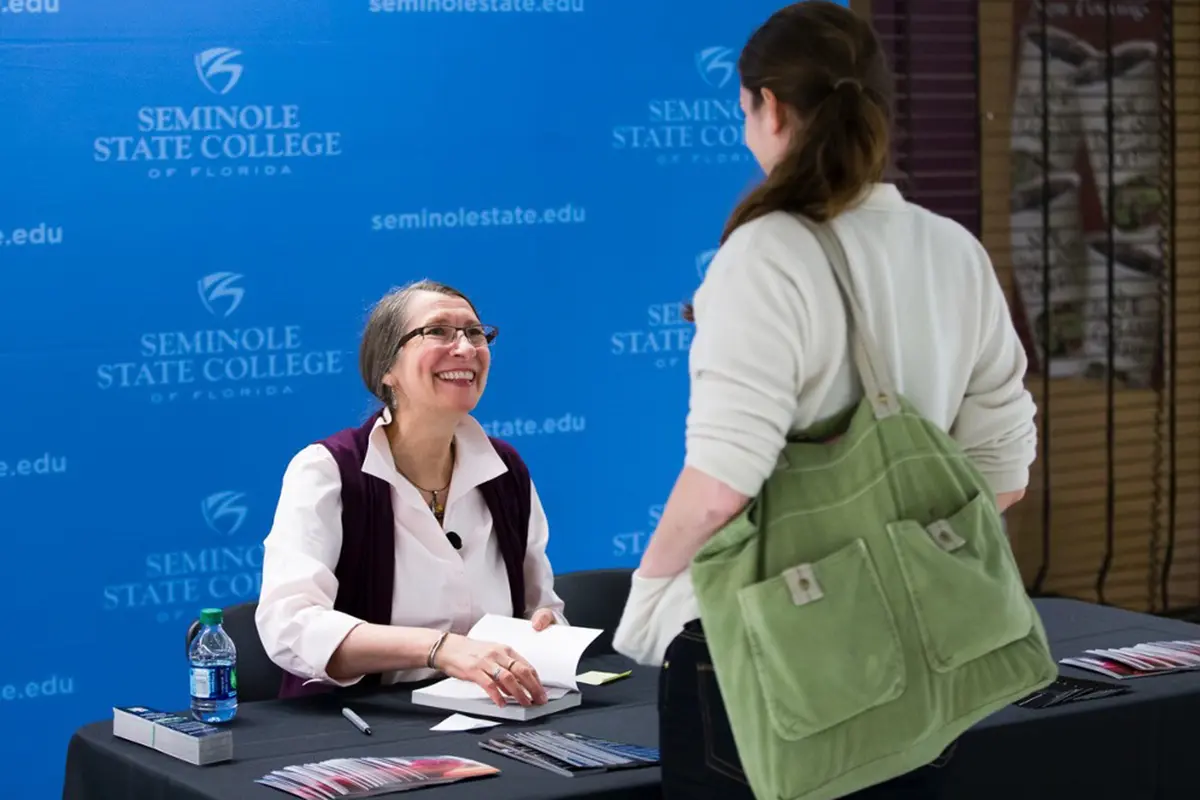 Sarah Susanka at Seminole State College book signing